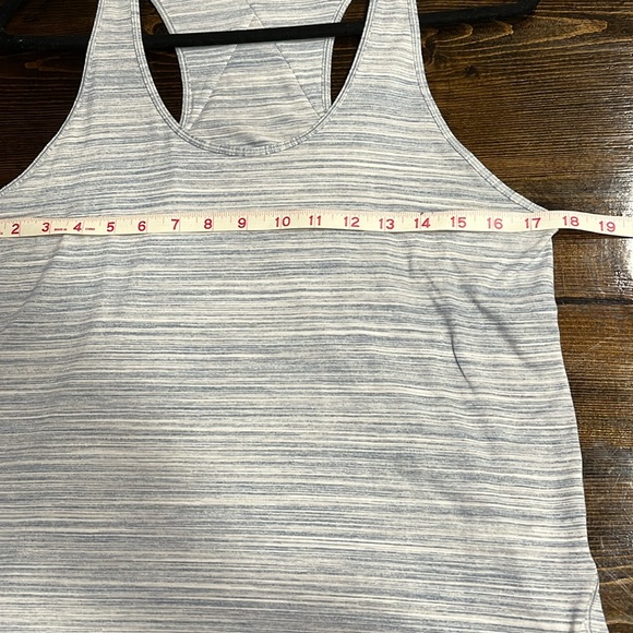 ❤️SOLD❤️Lululemon Essential Tank Pleated. Seriously Light Luon - Picture 7 of 10